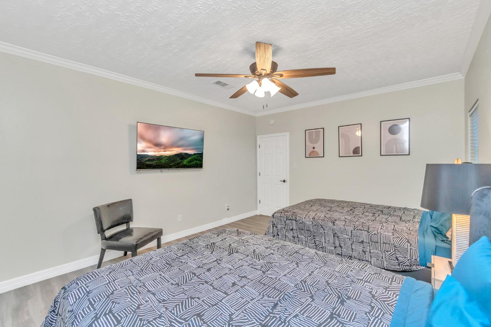 1976 Accessiblegem Jacuzzi Sleep13 Chinatown 20Mins Dt Villa Houston Bagian luar foto