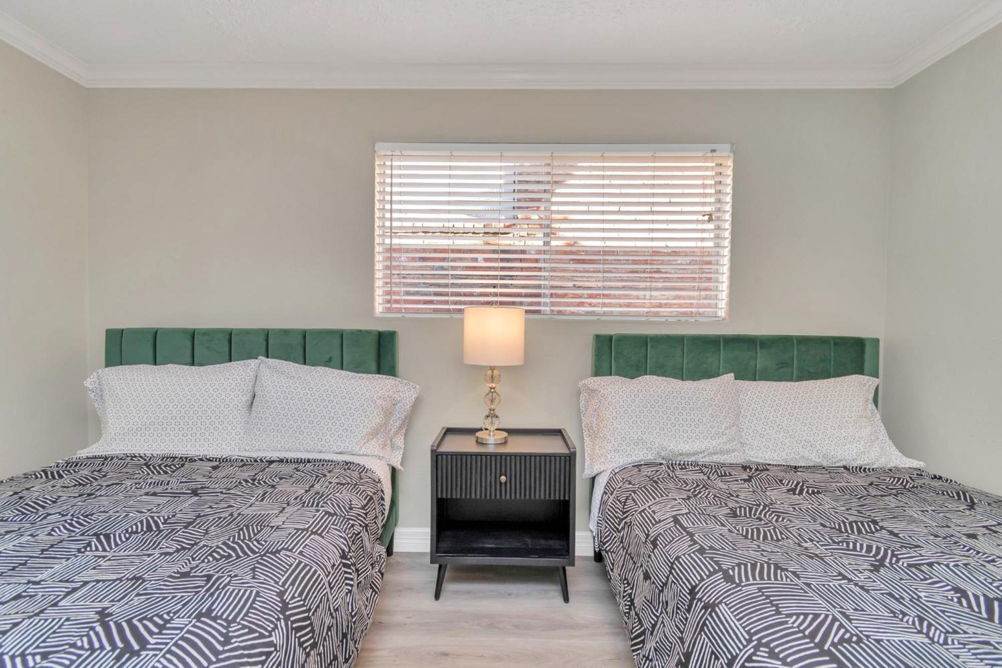 1976 Accessiblegem Jacuzzi Sleep13 Chinatown 20Mins Dt Villa Houston Bagian luar foto